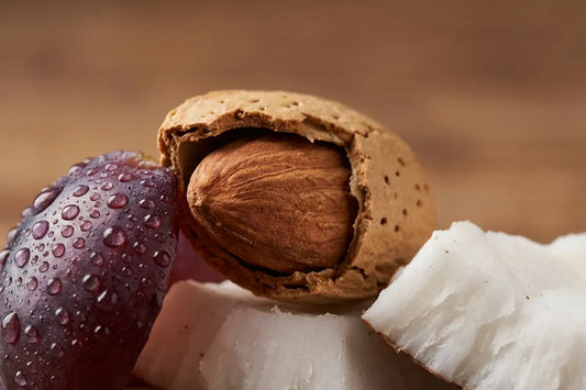 Aceite de almendra, coco y uva: qué aporta cada uno a tu piel y por qué funcionan mejor juntos